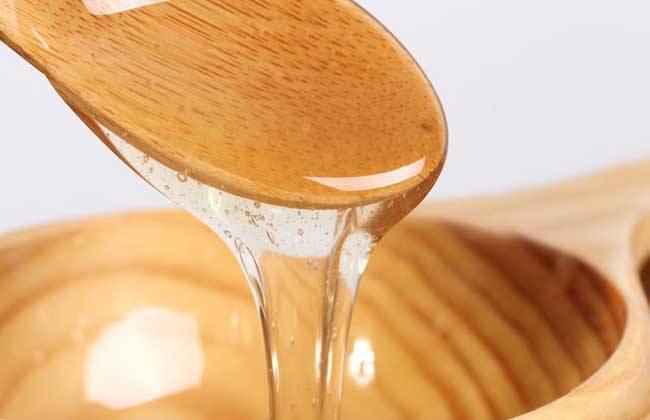 什么是东北黑蜂雪蜜